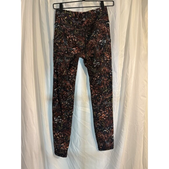 Lululemon Women's Size 6 Invigorate High-Rise Tight 23" Foliage Overlay Multi - Picture 4 of 5